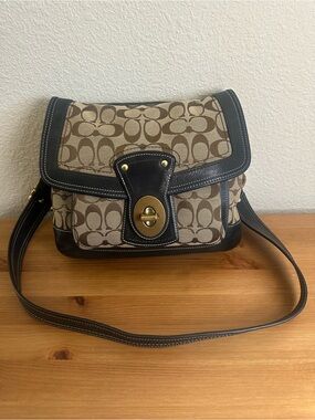 Coach Legacy Signature Hippie